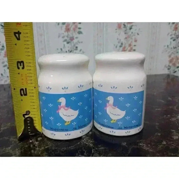 1987 W A Salt & Pepper Shaker Set Happiness is Homemade Cottage Blue White Duck - Picture 7 of 7